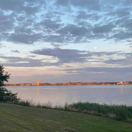 ホテルHytte I Forste Raekke Til Fjord Holbæk エクステリア 写真