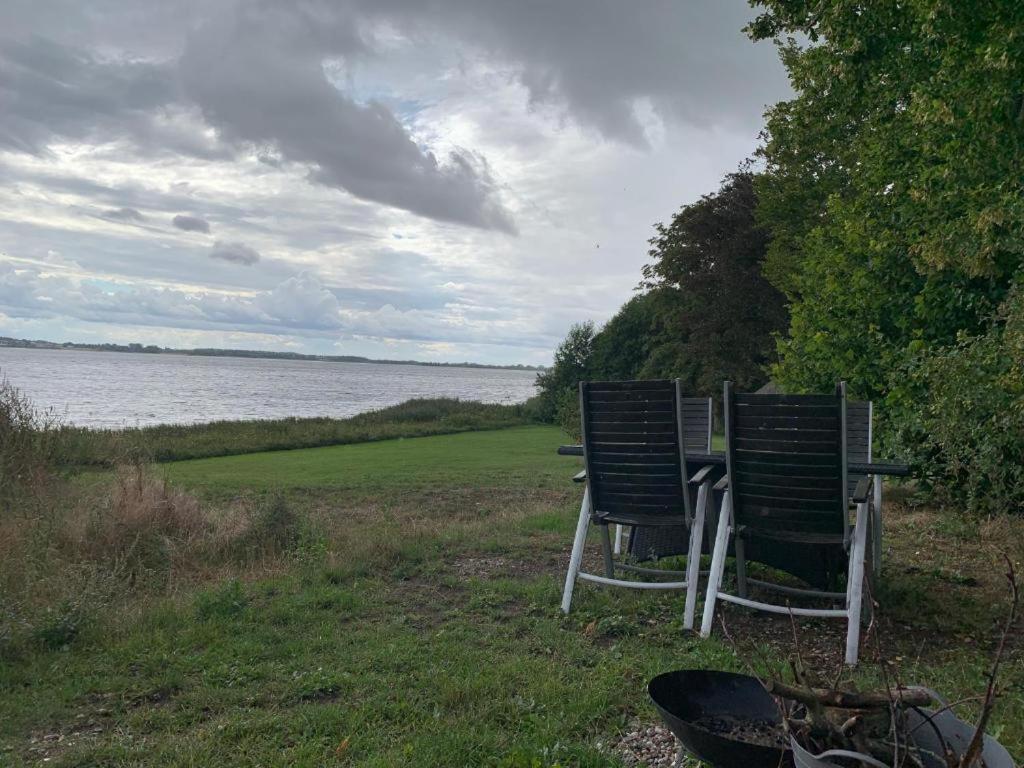 ホテルHytte I Forste Raekke Til Fjord Holbæk エクステリア 写真
