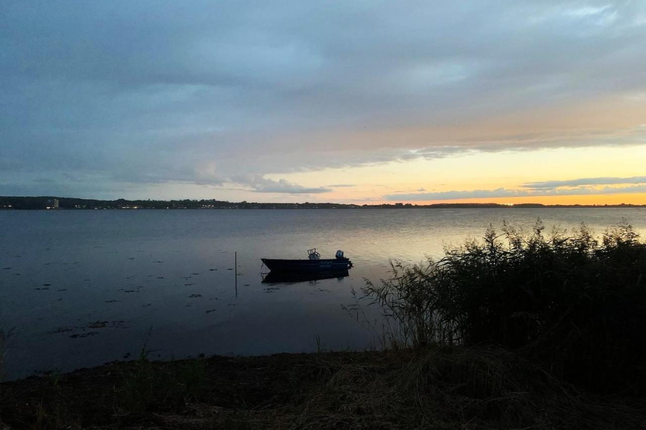 ホテルHytte I Forste Raekke Til Fjord Holbæk エクステリア 写真